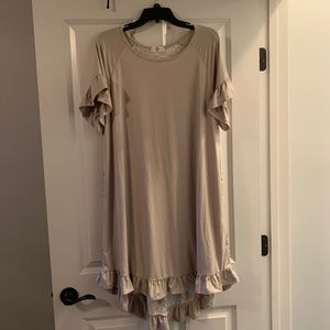 Dress- ladies. Brand: Entro. XL.